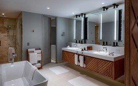 Conrad Punta de Mita