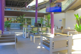 AM Hotel & Plaza