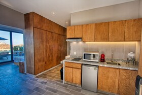 Niru Ocean Suites By Binniguenda