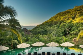 Club Mountain Bay at Matlali