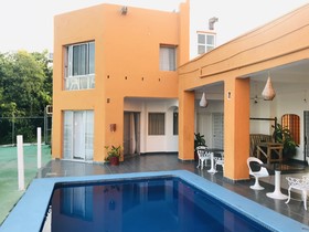 Casa Mexicana La Reyna