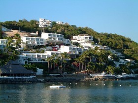 Dolphin Cove Inn
