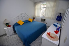 Dolphin Cove Inn