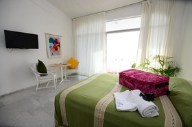 Dolphin Cove Inn