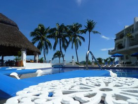 Dolphin Cove Inn