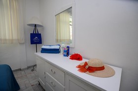 Dolphin Cove Inn
