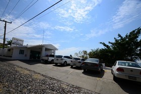 Dolphin Cove Inn