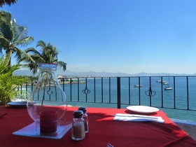 Dolphin Cove Inn