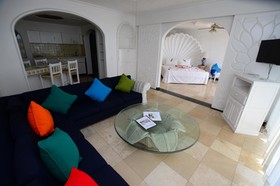Dolphin Cove Inn