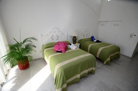 Dolphin Cove Inn