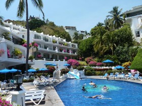 Dolphin Cove Inn