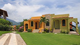 El Corazón Resort