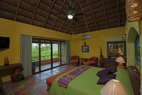 El Corazón Resort