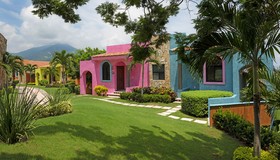 El Corazón Resort
