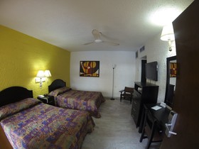Azteca Inn