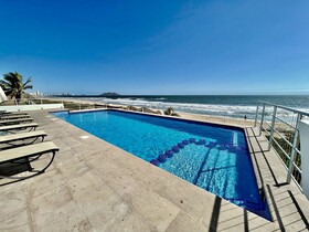 Brujas Tower Beach Resort