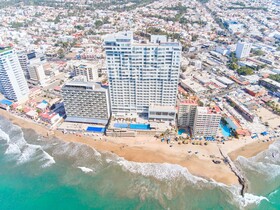 Courtyard by Marriott Mazatlan Beach Resort