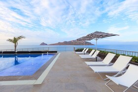 Courtyard by Marriott Mazatlan Beach Resort