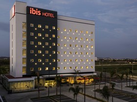 ibis Mazatlán Marina Hotel