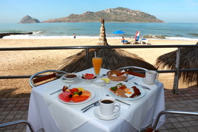 Las Flores Beach Resort