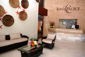 Luna Palace Hotel & Suites