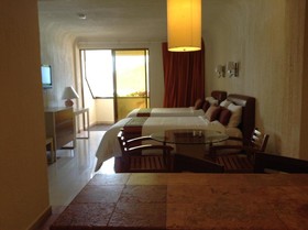 Luna Palace Hotel & Suites