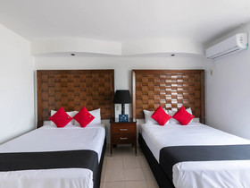 Capital O Zona Dorada Inn, Mazatlán