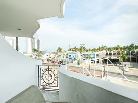 Capital O Zona Dorada Inn, Mazatlán