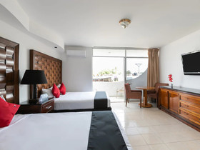 Capital O Zona Dorada Inn, Mazatlán