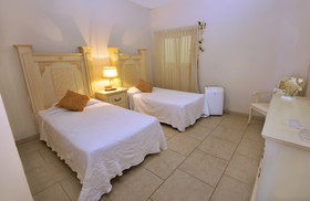 Marina Banderas Suites Hotel