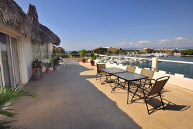 Marina Banderas Suites Hotel