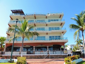 Marina Banderas Suites Hotel