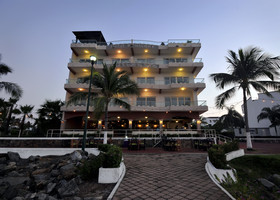 Marina Banderas Suites Hotel
