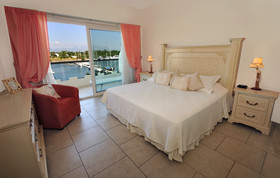 Marina Banderas Suites Hotel