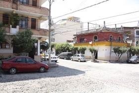 Casa Karina Emiliano Zapata by MDR