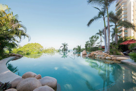 Garza Blanca Residences