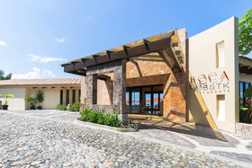 Garza Blanca Residences