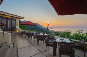 Garza Blanca Residences