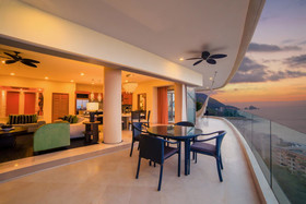 Garza Blanca Residences
