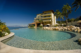 Garza Blanca Residences