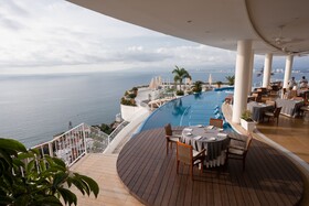 Grand Miramar All Luxury Suites & Residences