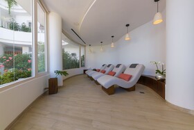 Grand Miramar All Luxury Suites & Residences