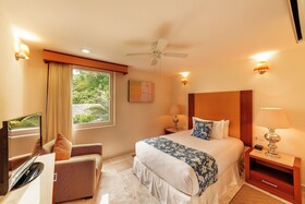 Grand Miramar All Luxury Suites & Residences