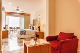 Grand Miramar All Luxury Suites & Residences