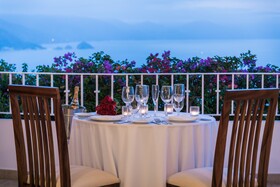 Grand Miramar All Luxury Suites & Residences