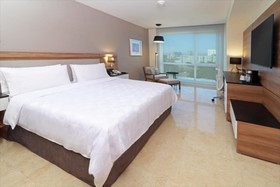 Holiday Inn & Suites Puerto Vallarta Marina & Golf
