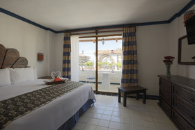Los Arcos Suites