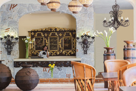 Los Arcos Suites