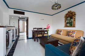 Los Arcos Suites