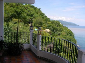 Mar Sereno Hotel & Suites